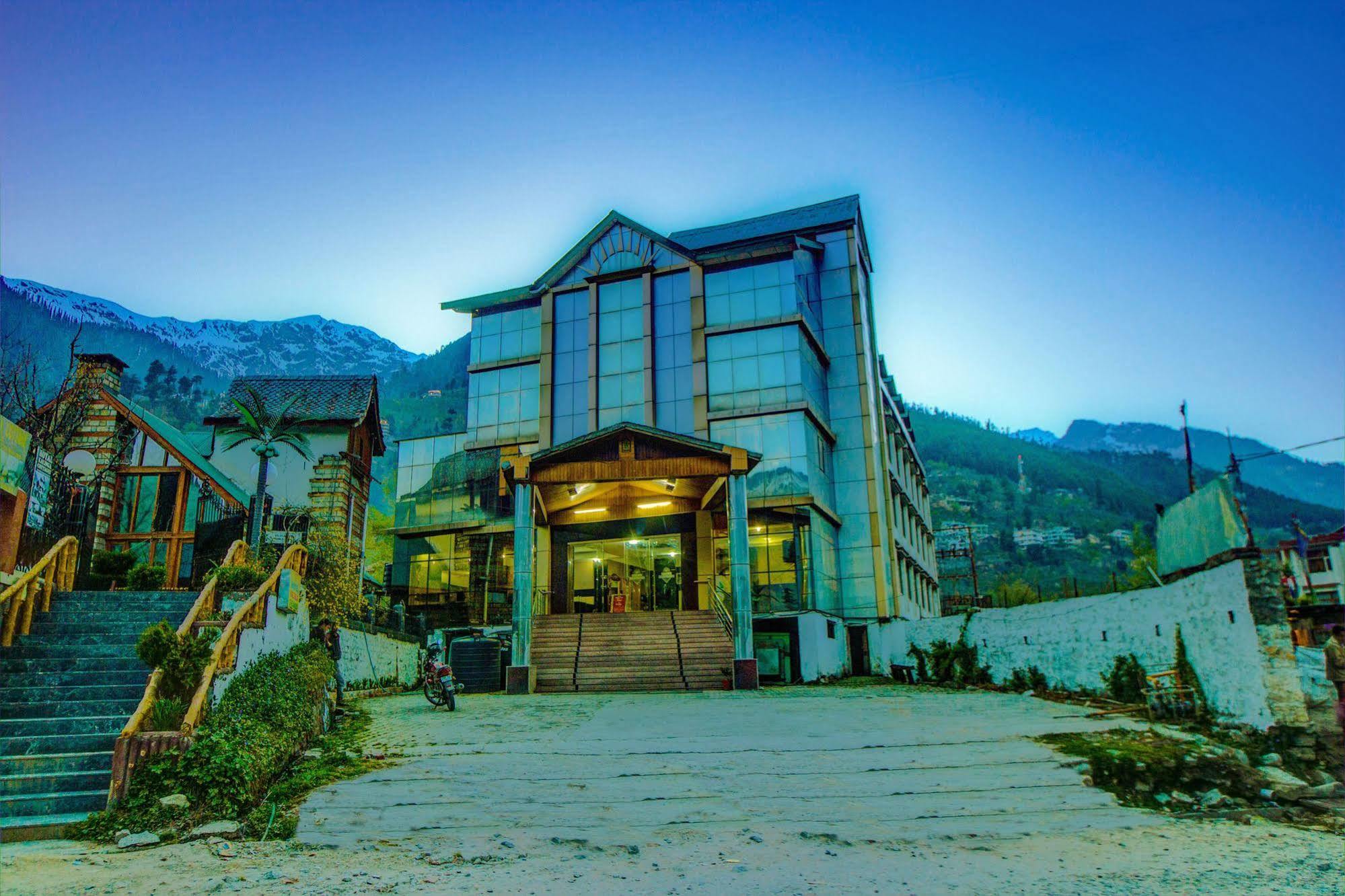 Kalinga Grand Hotel Manāli Exterior foto