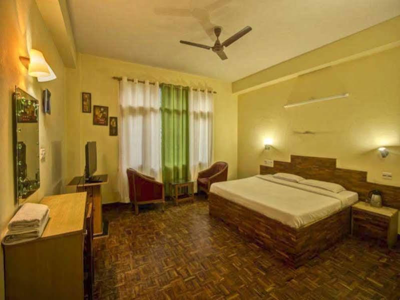 Kalinga Grand Hotel Manāli Exterior foto